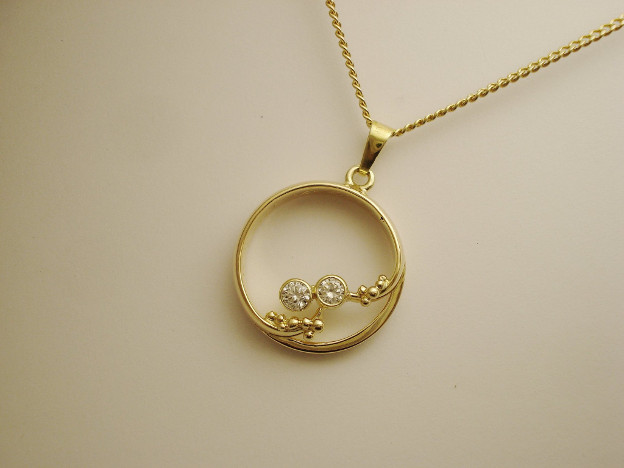 Ring als hanger met briljant